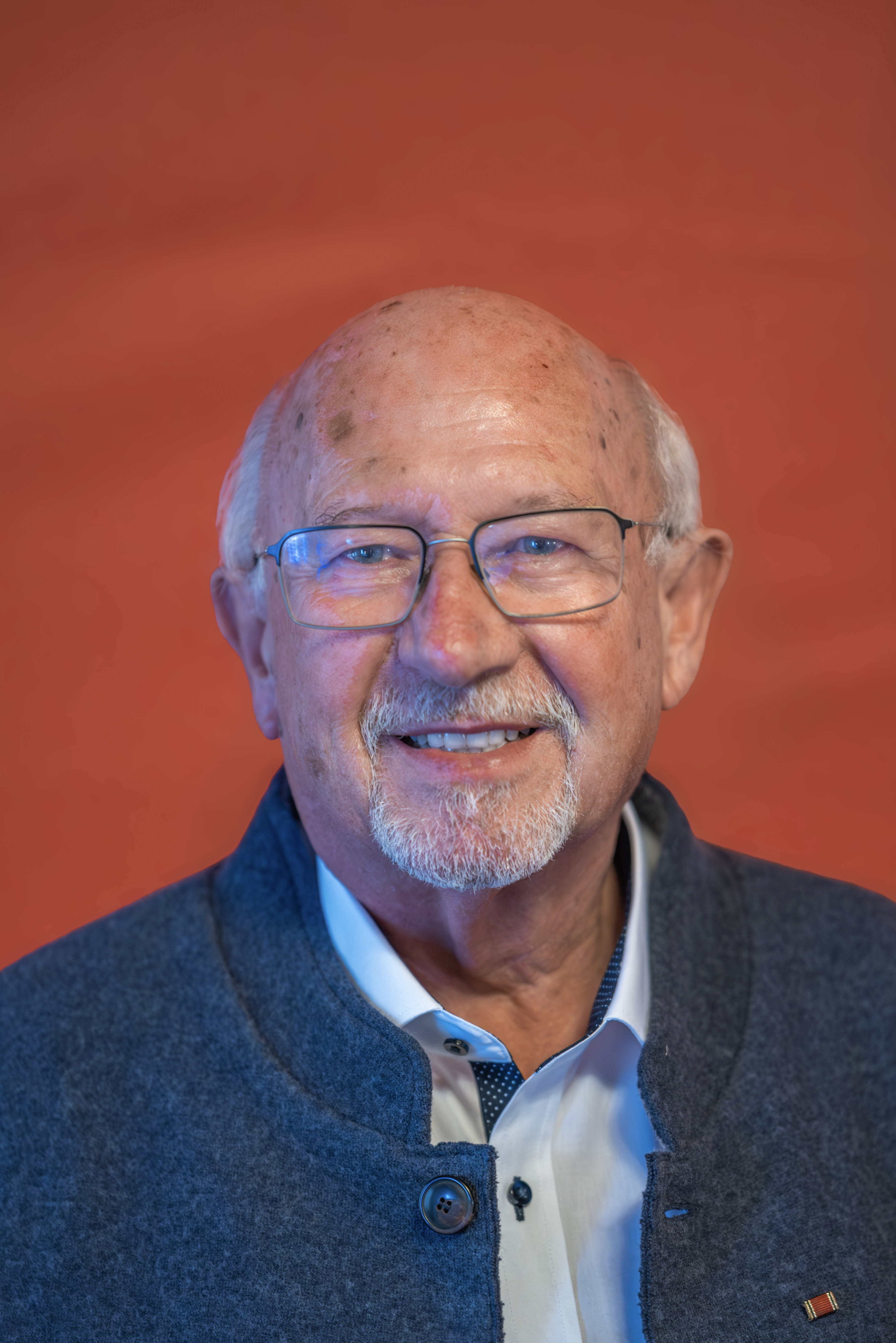 Werner Schäfer, Oberstudienrat a.D., Bürgermeister – kandidiert für die SPD Straubing